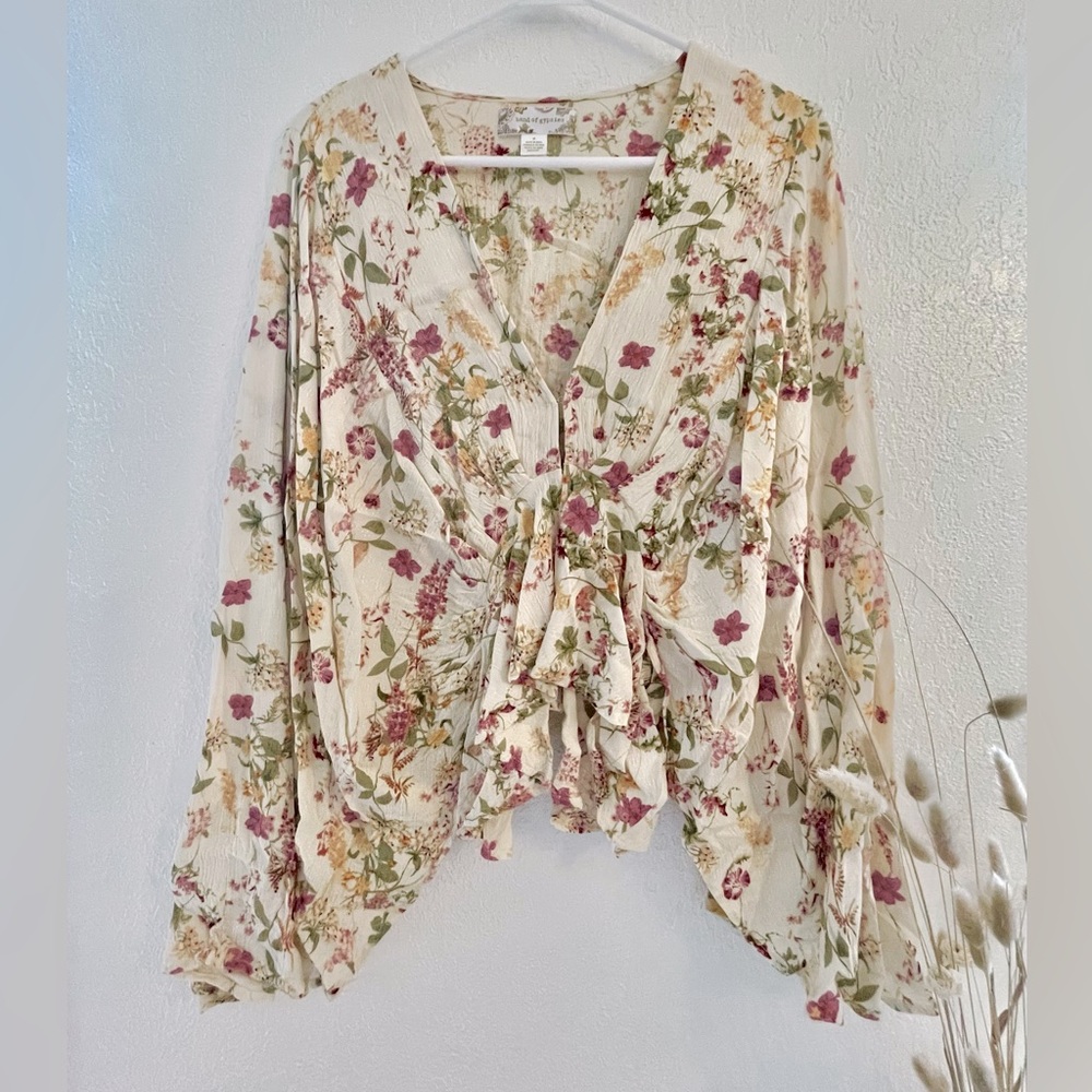 Band of Gypsies // Boho Crop Floral Blouse in Pale Yellow